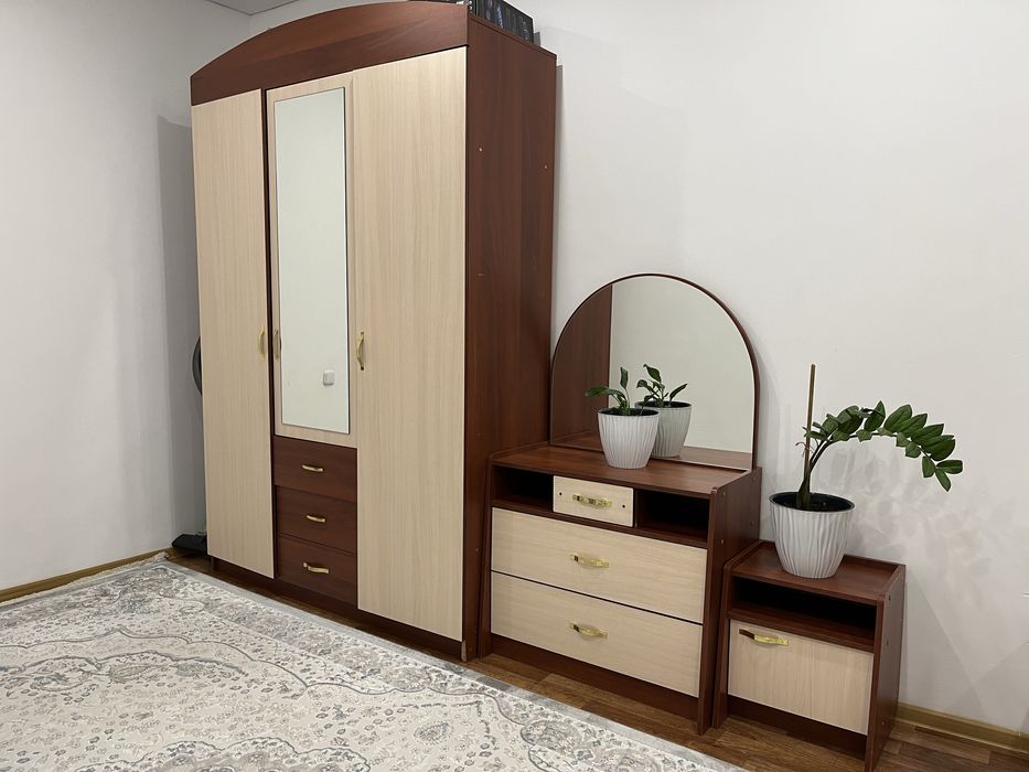 Продам спальный гарнитур