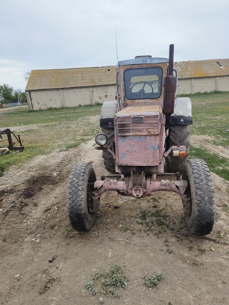 Продается трактор т.40 косилка роторная. и грабли