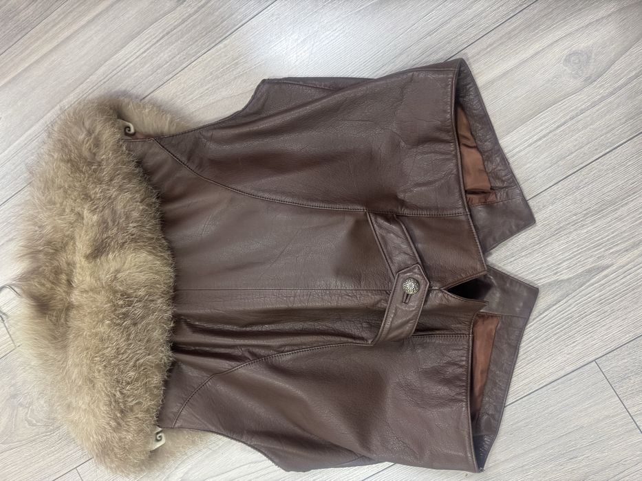 Кожен елек с яка от лисица