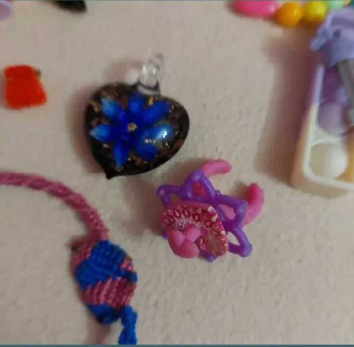 Set bijuterii/ jucarii lucrate manual