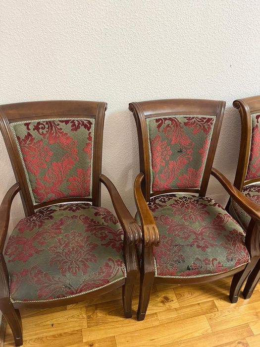 Стол из дерева + 4 стульчика