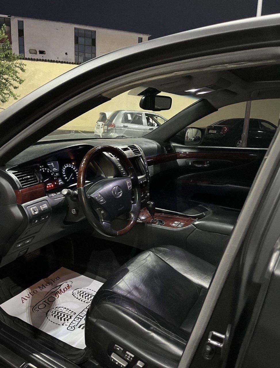 Srocna Lexus LS 460 ATTAMAN