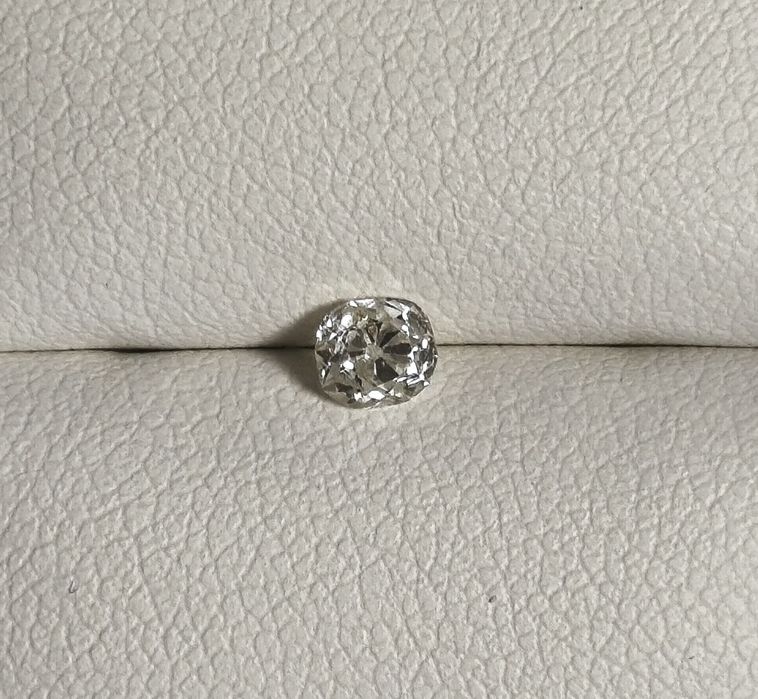 Diamant natural de vânzare – 0.60 ct, VVS1, culoare G, tăietură brilli