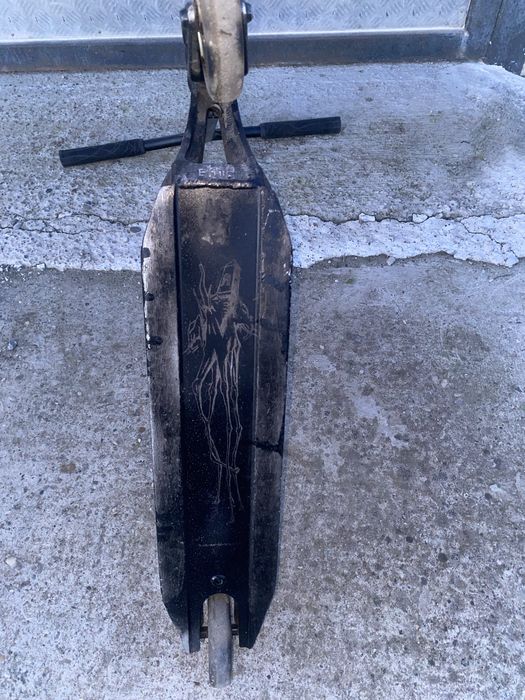 trotineta ethic erawan v2 custom stare buna