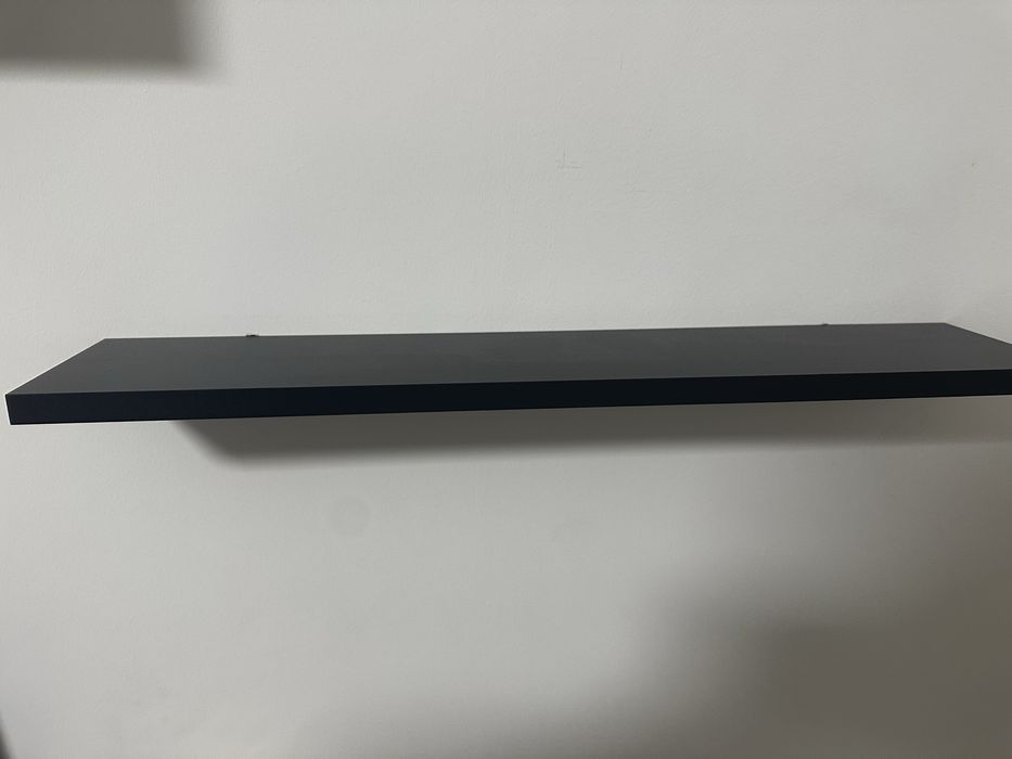 Две черные полки