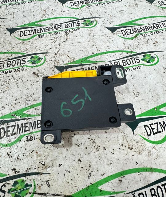 Calculator airbag 8200 70 23 22 Dacia Logan prima generatie
