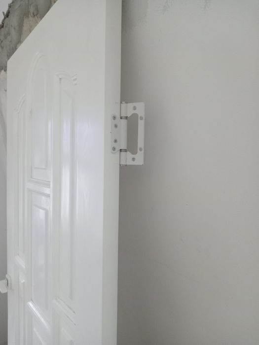 Деревянный дверь