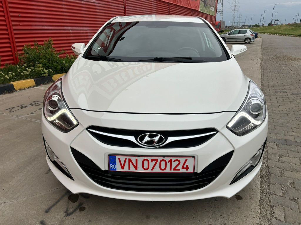 Hyundai i40 2013 !!