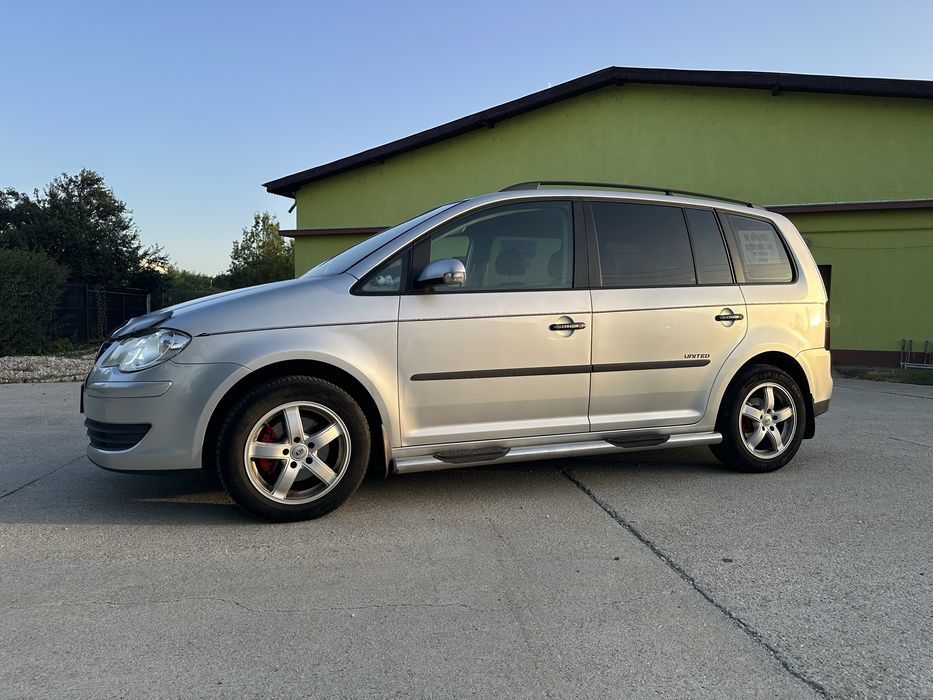 Volkswagen Touran 7 locuri, 1.9 TDI, 2009