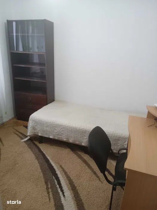 Apartament 3 camere, spre inchiriere, zona Dambu