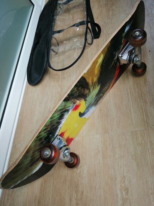 Skateboard, longboard.