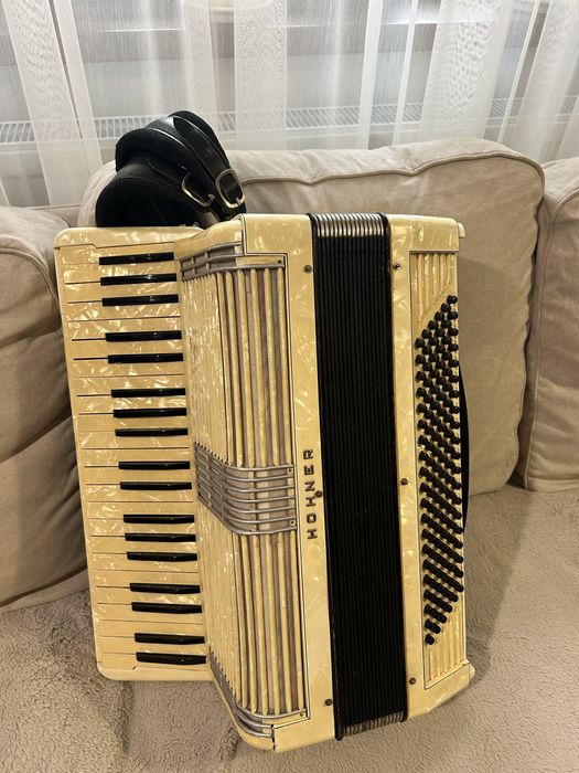 Acordeon Hohner 120 başi