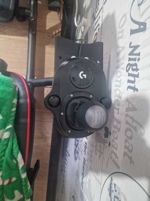 Продавам пълен комплект, подходящ за PlayStation 5 – всичко е топ!!!