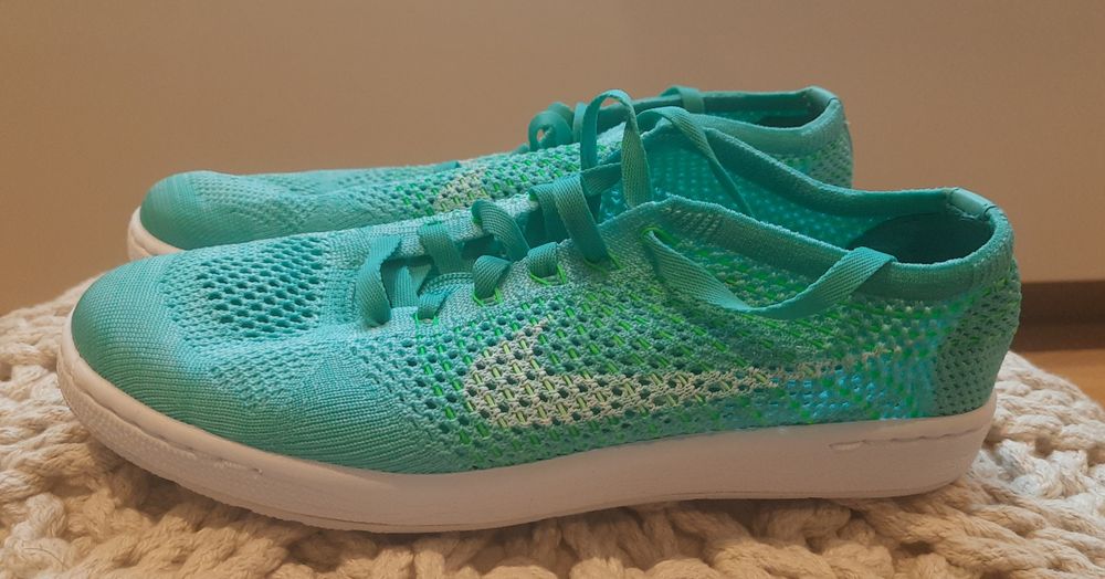 NIKE Tennis Classic Ultra Flyknit 40