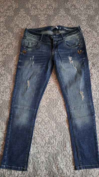 Vand blugi, marca Berska, marime 40