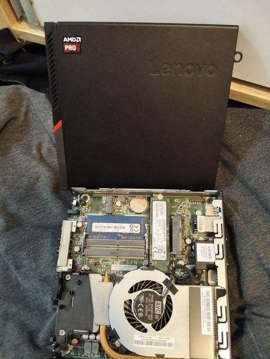 Lenovo Think Centre M715q