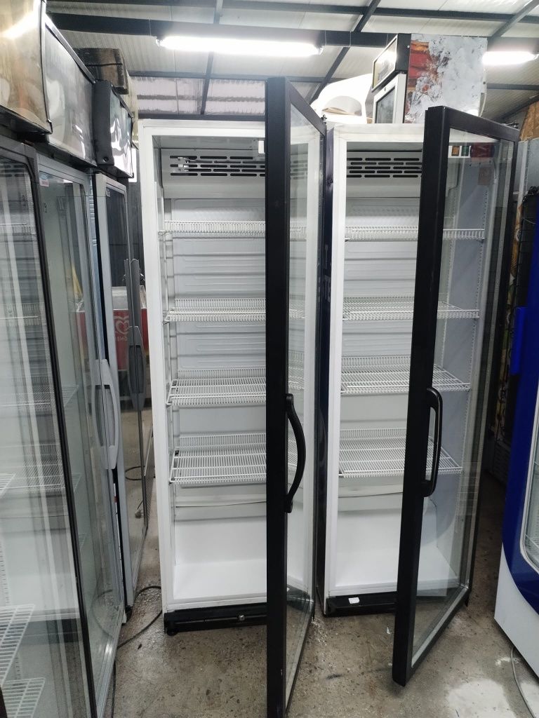 Vitrine frigorifice model mediu frigider