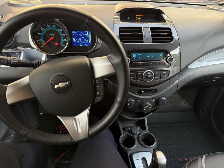 Spark Avtomat 2022-yil oq toza