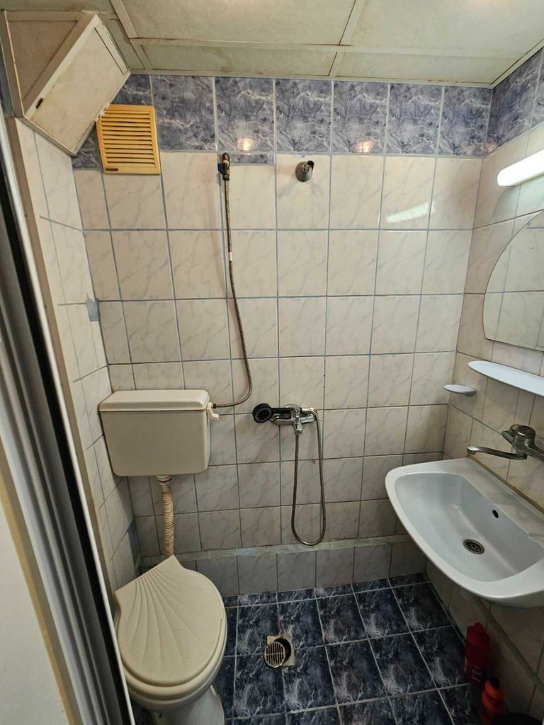 Дава се под наем Двустаен апартамент в Русе, Алеи Възраждане - 43 кв.м за 178.5 € - Снимка #4