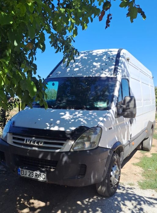 Vând două Iveco 65 DETARATE CAT B
