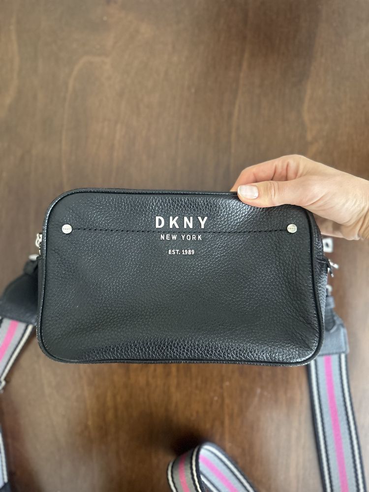 Сумка кожаная Donna Karan DKNY