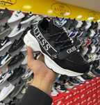 Adidasi Guess marimea 37 . Calitate super si foarte usori si comozi
