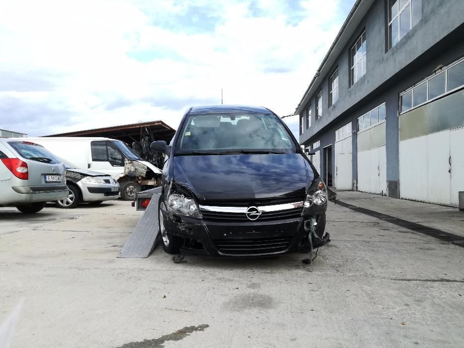 Опел Астра Х 1,9 ЦДТИ 150кс Opel Astra H 1.9 CDTI На Части