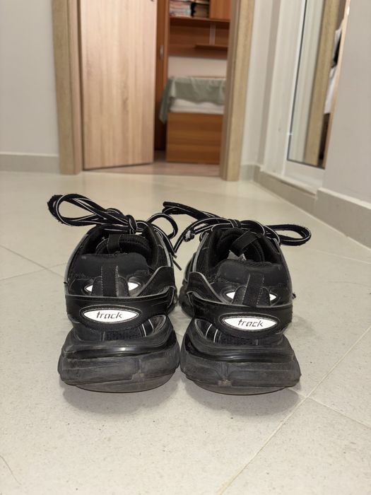 Balenciaga track