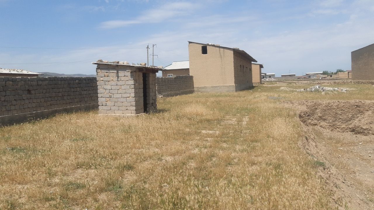 Срочно курилиши тугалланмаган участка сотилади