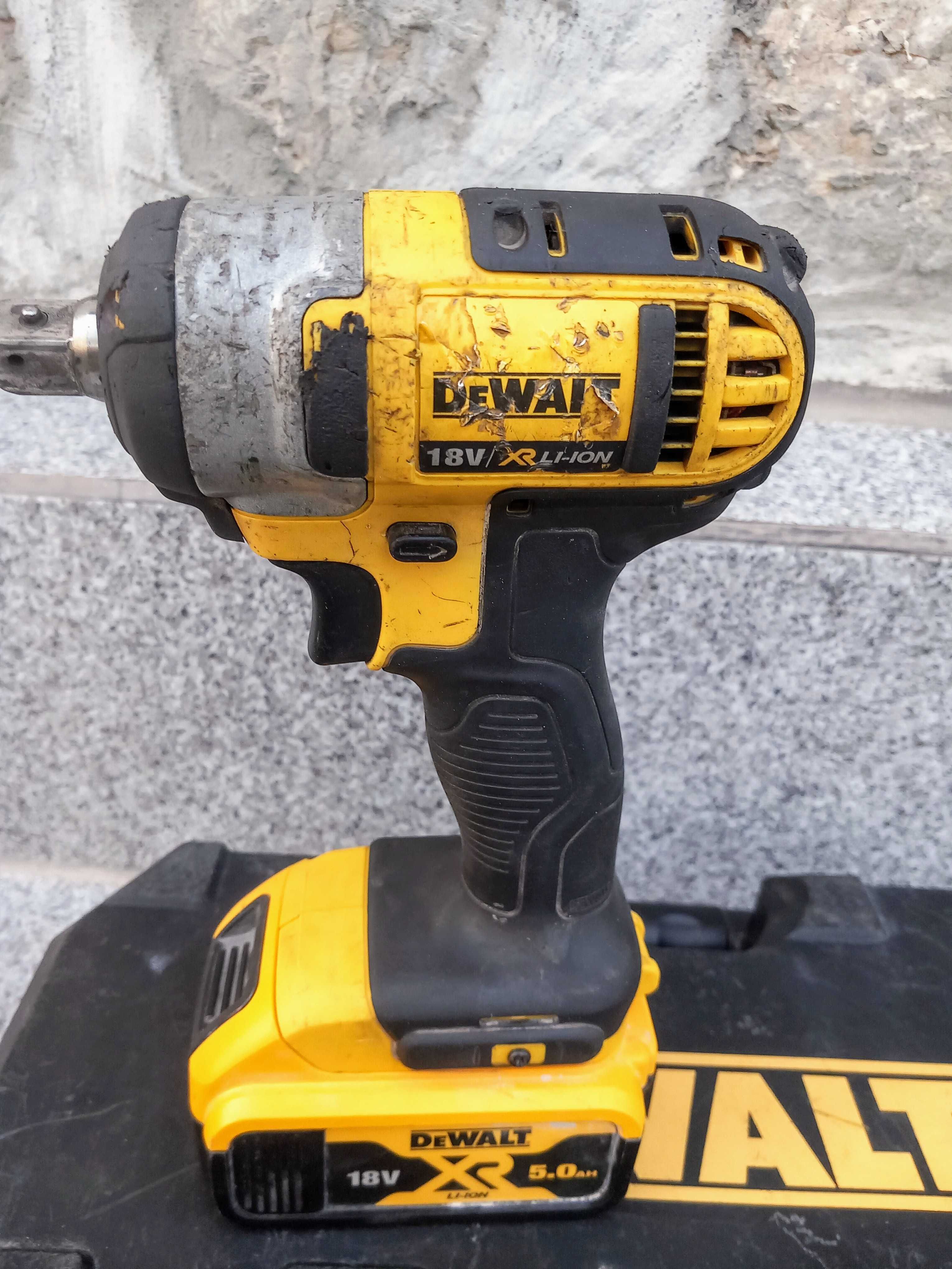 Dewalt DCF880M2 Гайковерт