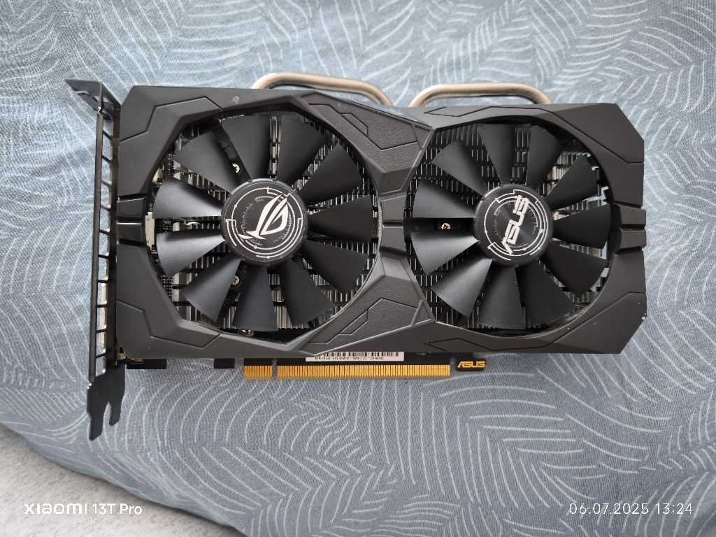 Vând placa video asus rx560