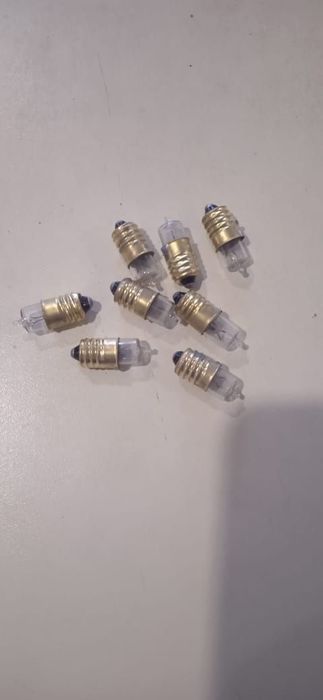 Продам лампочки для фонарика