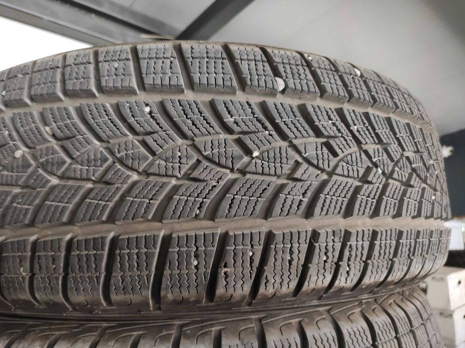 4бр Като нови зимни гуми 215 60 17 - Goodyear - DOT 2023