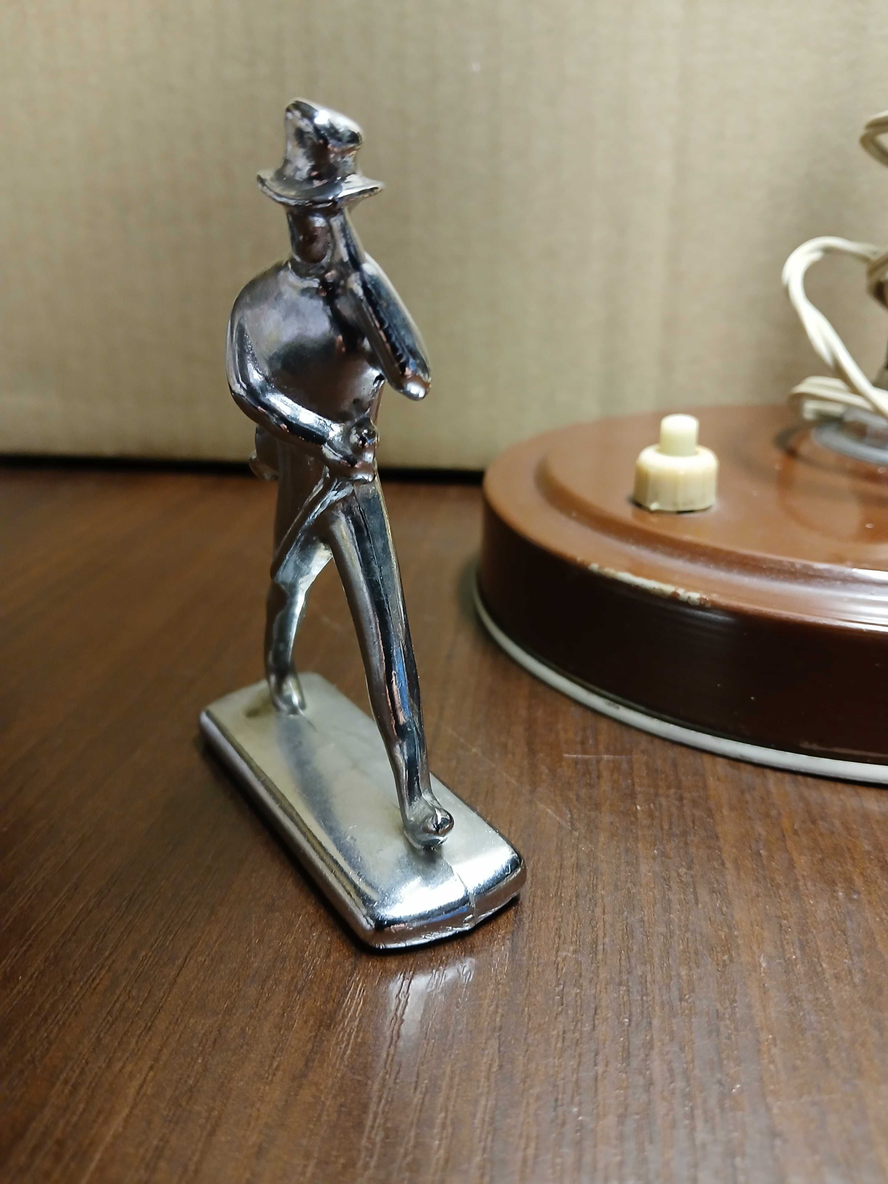 JOHNNIE WALKER Striding Man Метална, солидна, класическа  фигура.