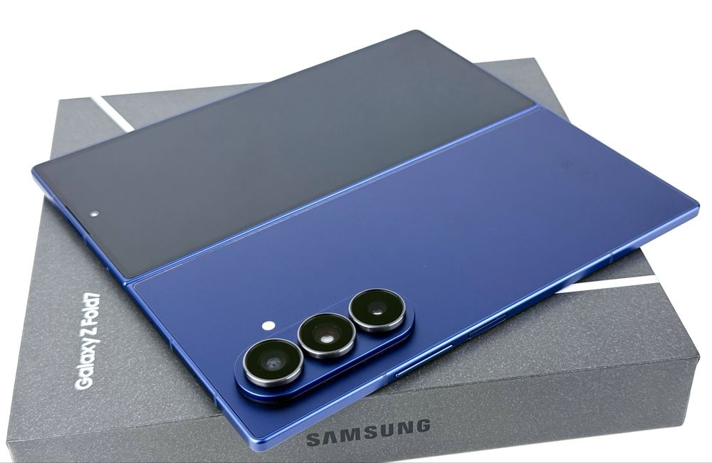 НОВ! Samsung Galaxy Z Fold 7 5G 256GB 12RAM Blue Shadow 2г. Гаранция!
