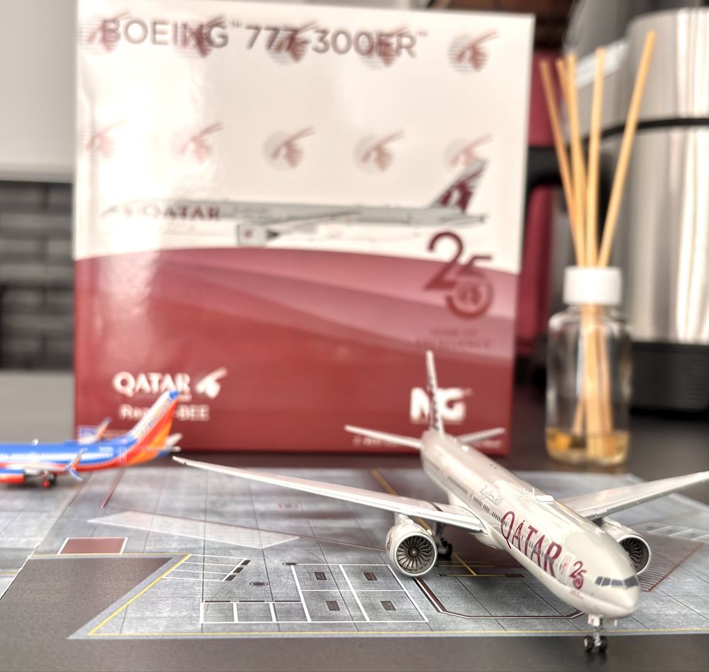Самолет Qatar 777 NG models 1:400 | НОВ с Кутия