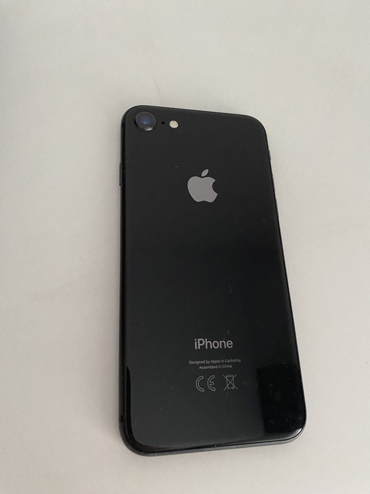 iPhone 8, negru, 64GB, impecabil