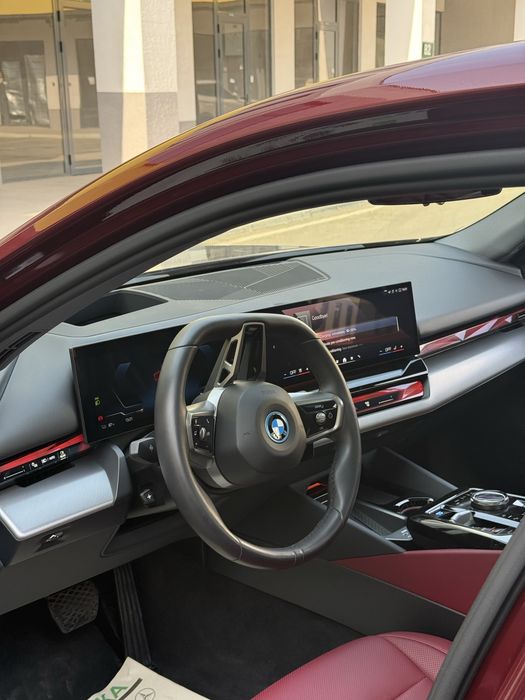 BMW i5 35L v nalichii