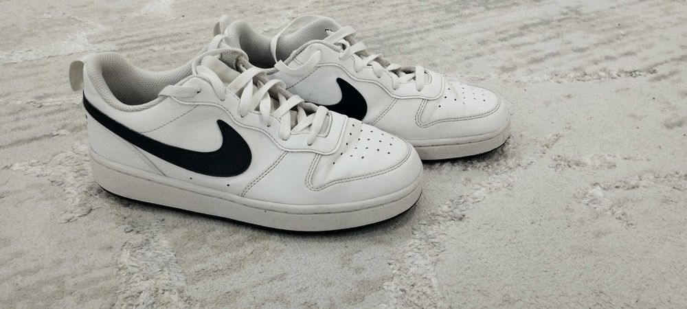 Nike court bourght 38.5