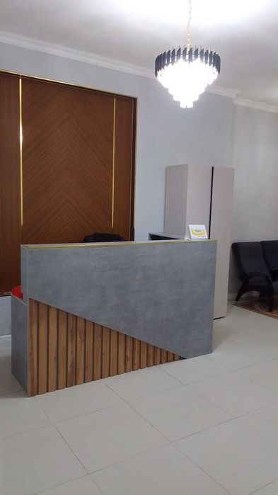 Продам ресепшн, шкаф, кресло