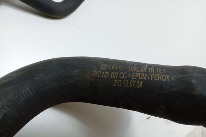 Furtun apa 1K0221101CC Volkswagen VW Passat CC prima generatie seria