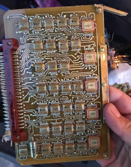 Лом плат и компьютеров СССР