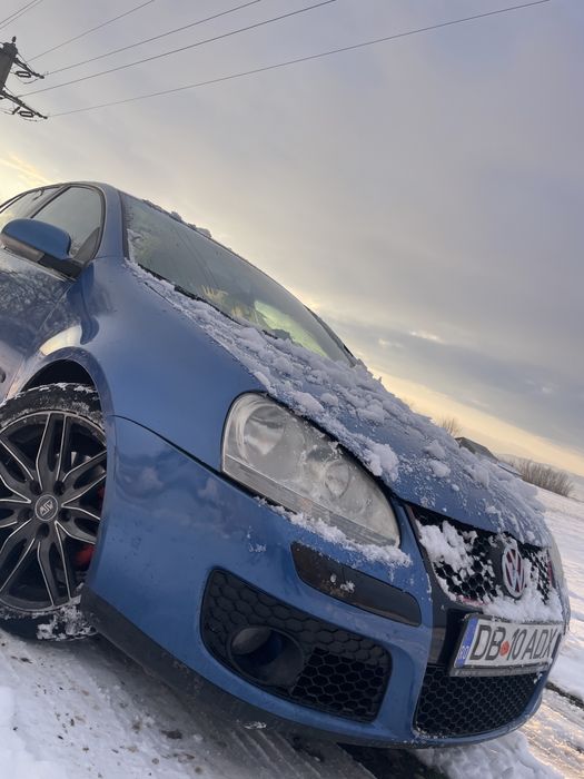 Golf 5 an fabricatie 2004 19 tdi madina este intro stare perfecta
