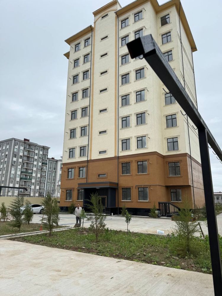 Срочо продается 3 х 73 кв м с ремонтом комнатная квартира