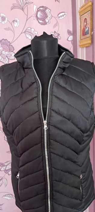 Нови дамски елеци на страхотна цена 25 лв...