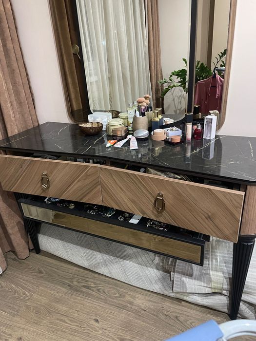 Дамский столик для