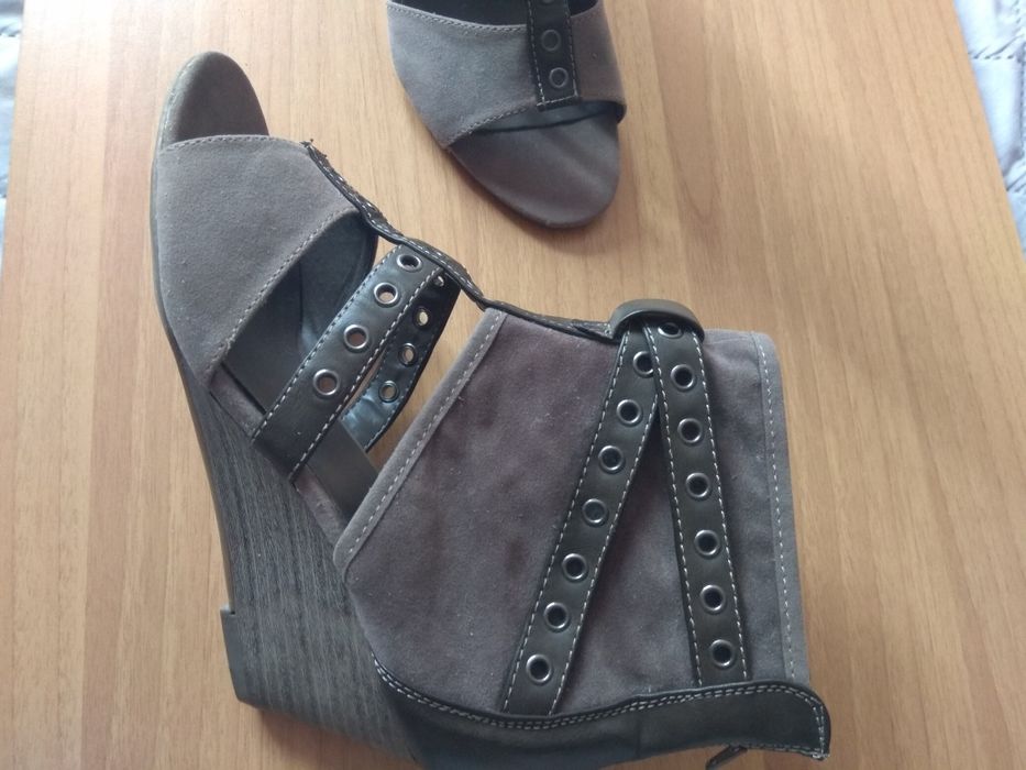 Дамски нови сандали номер 40