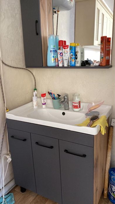 Продам зеркало и умывальник в хорошем состоянии