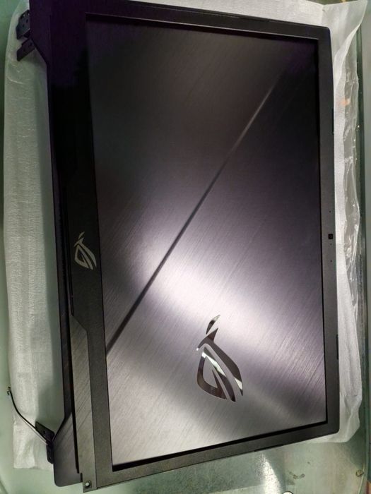 Vand carcasa lapto asus rog gl703 completa originala