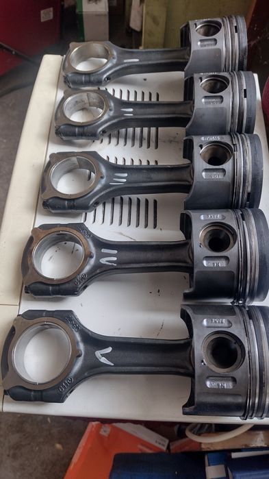 Бутала с биели за Мерцедес  E 2.7CDI W211 177кс.